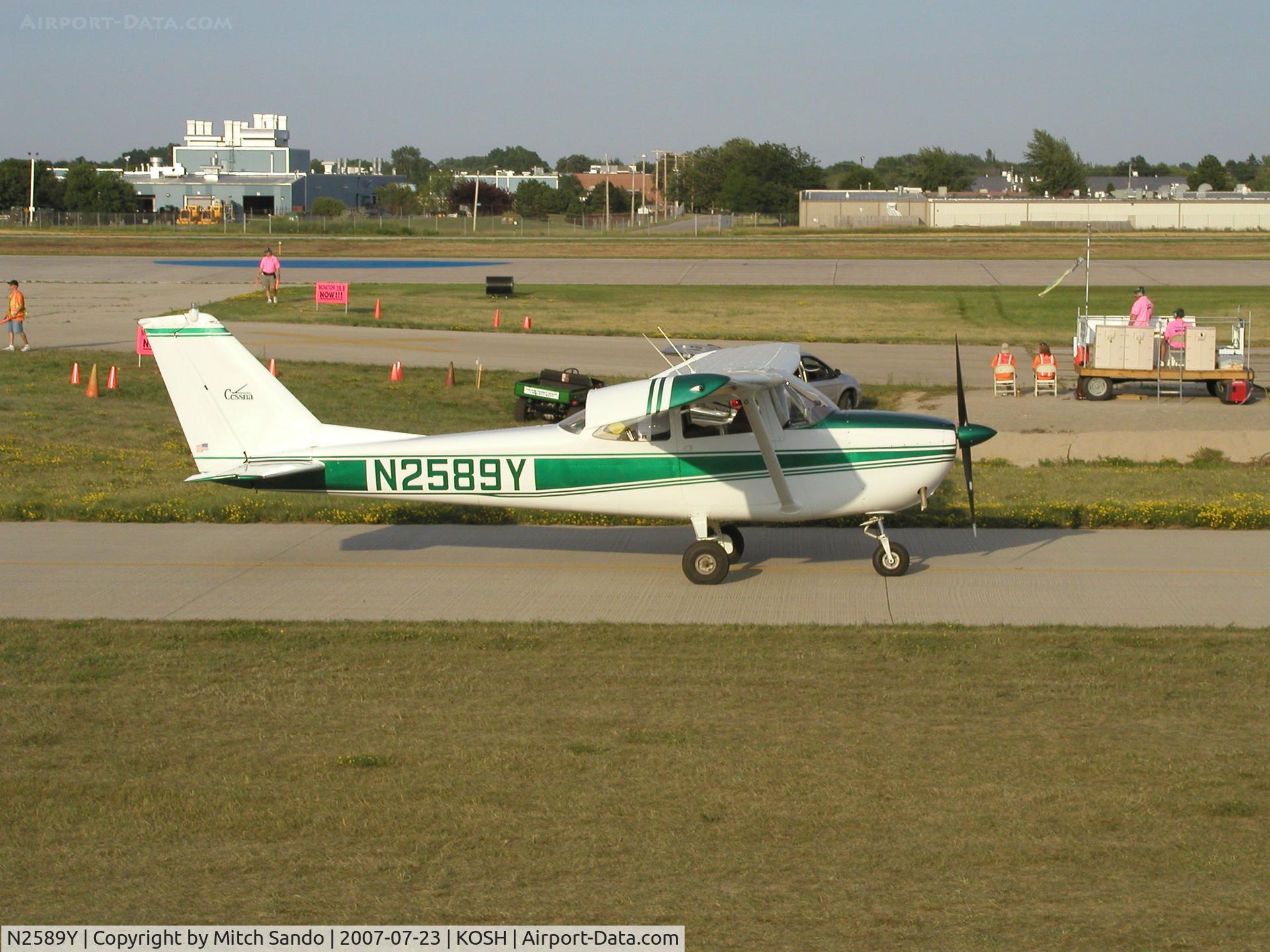 N2589Y, 1962 Cessna 172D C/N 17249889, EAA AirVenture 2007.