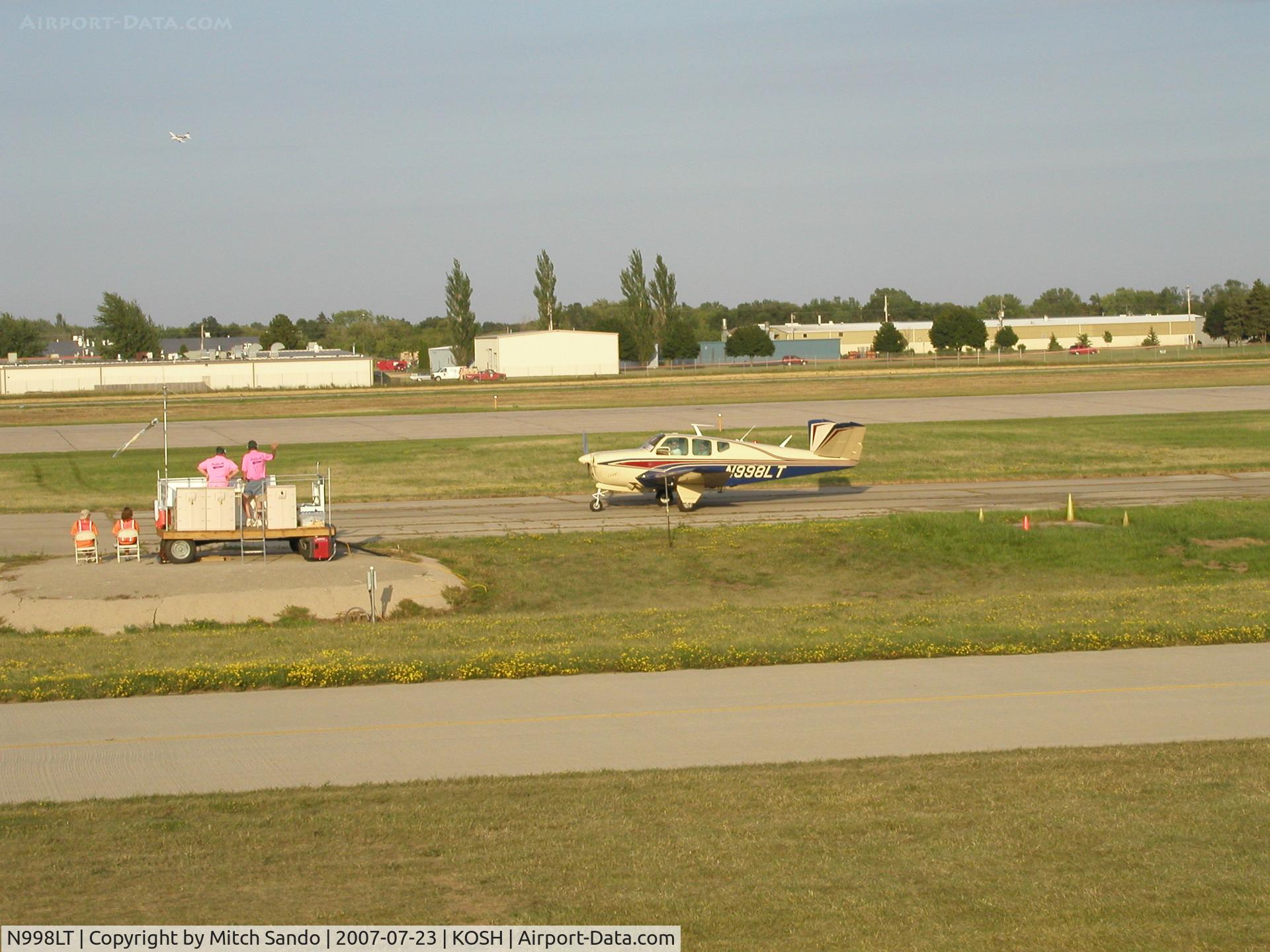 N998LT, 1960 Beech M35 Bonanza C/N D-6293, EAA AirVenture 2007.