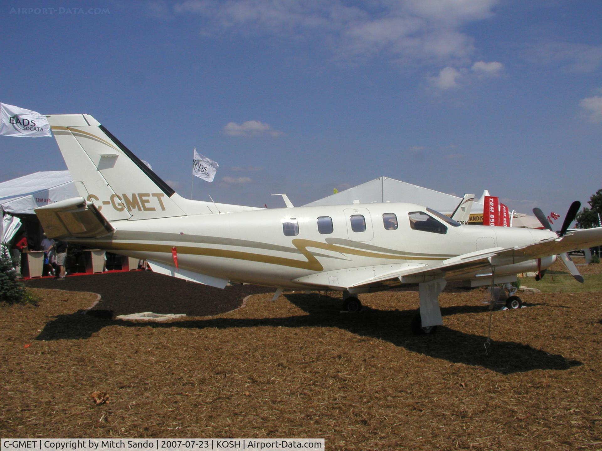 C-GMET, 2006 Socata TBM-700 C/N 355, EAA AirVenture 2007.