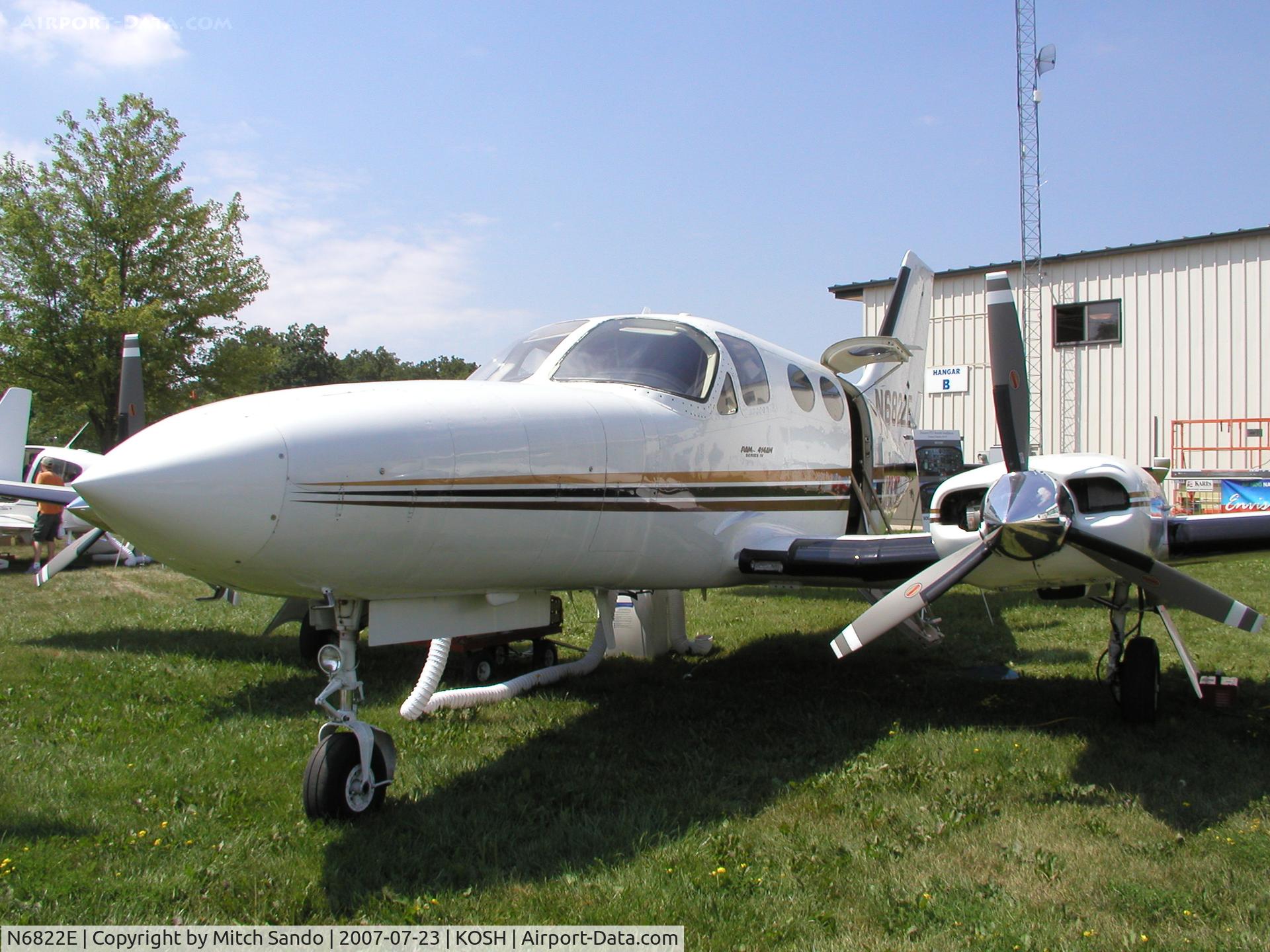 N6822E, 1981 Cessna 414A Chancellor C/N 414A-0807, EAA AirVenture 2007.