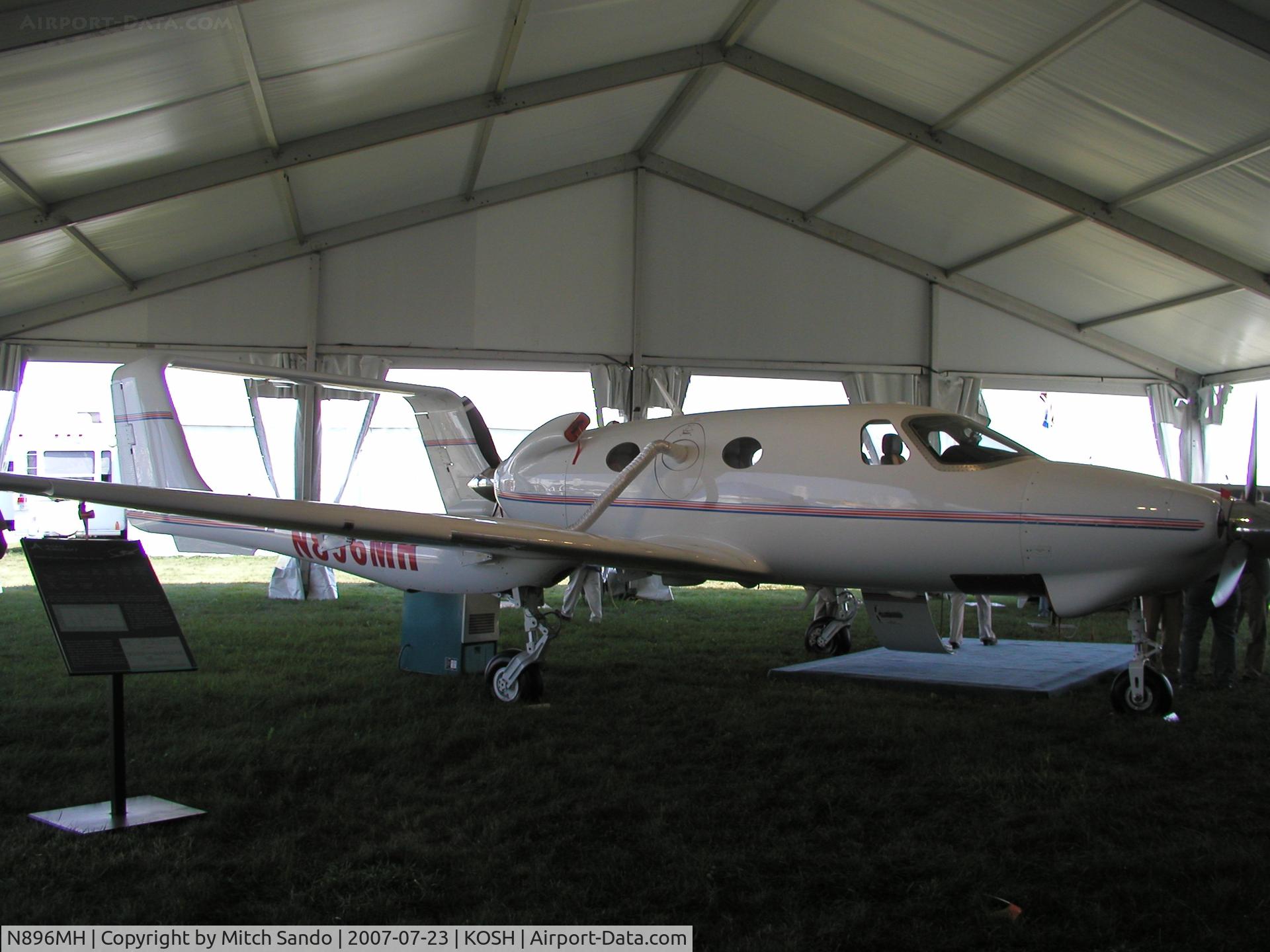 N896MH, 2006 Adam Aircraft A500 C/N 0008, EAA AirVenture 2007.