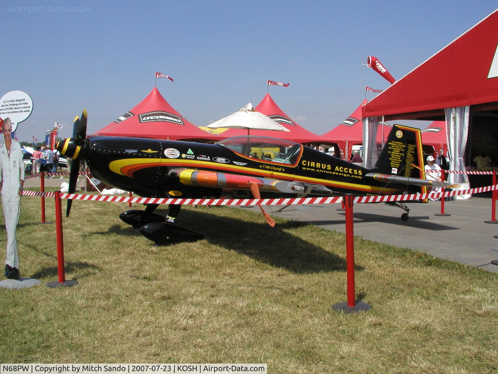 N68PW, Extra EA-300S C/N 030, EAA AirVenture 2007.