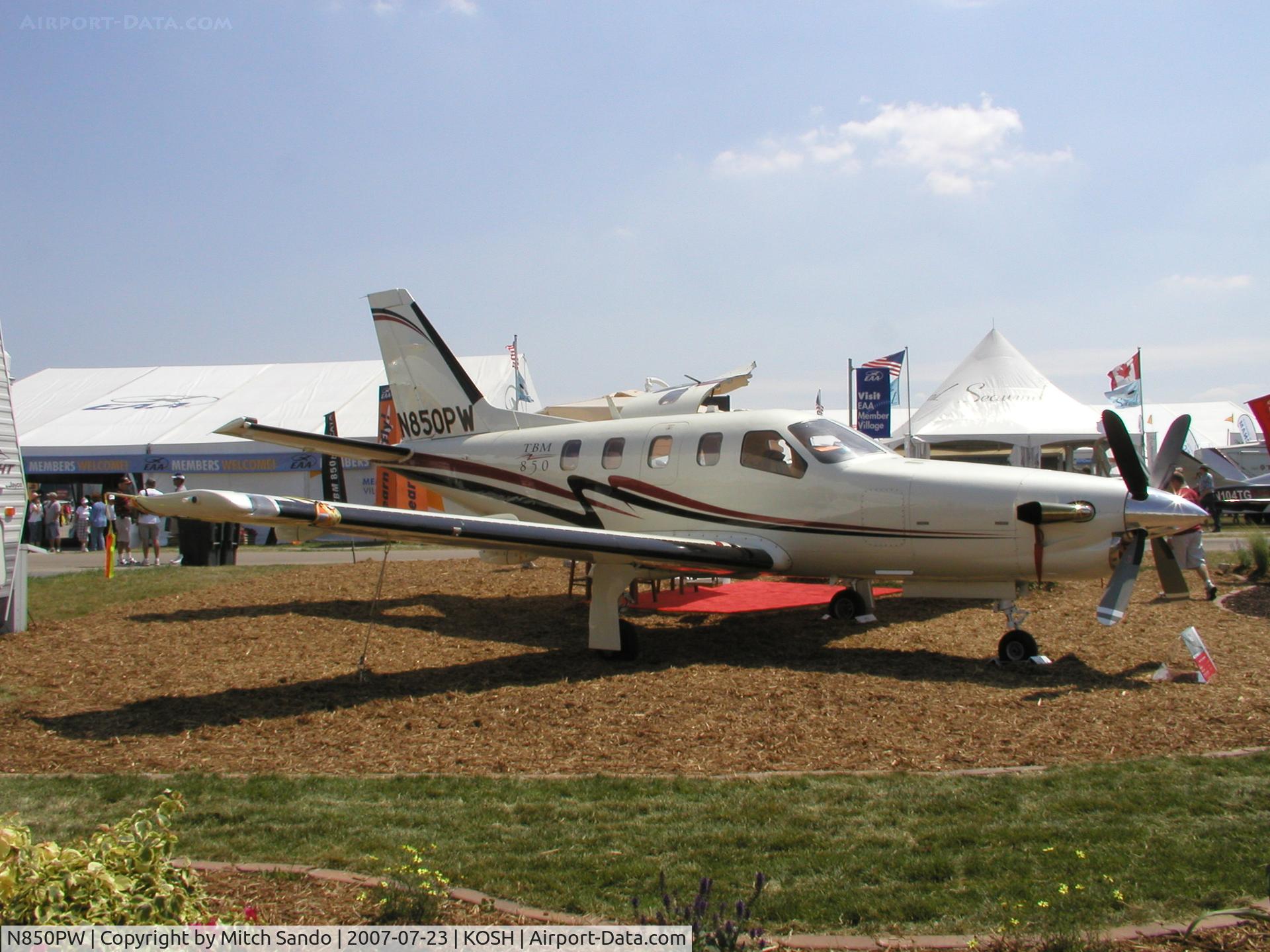 N850PW, 2007 Socata TBM-700 C/N 390, EAA AirVenture 2007.