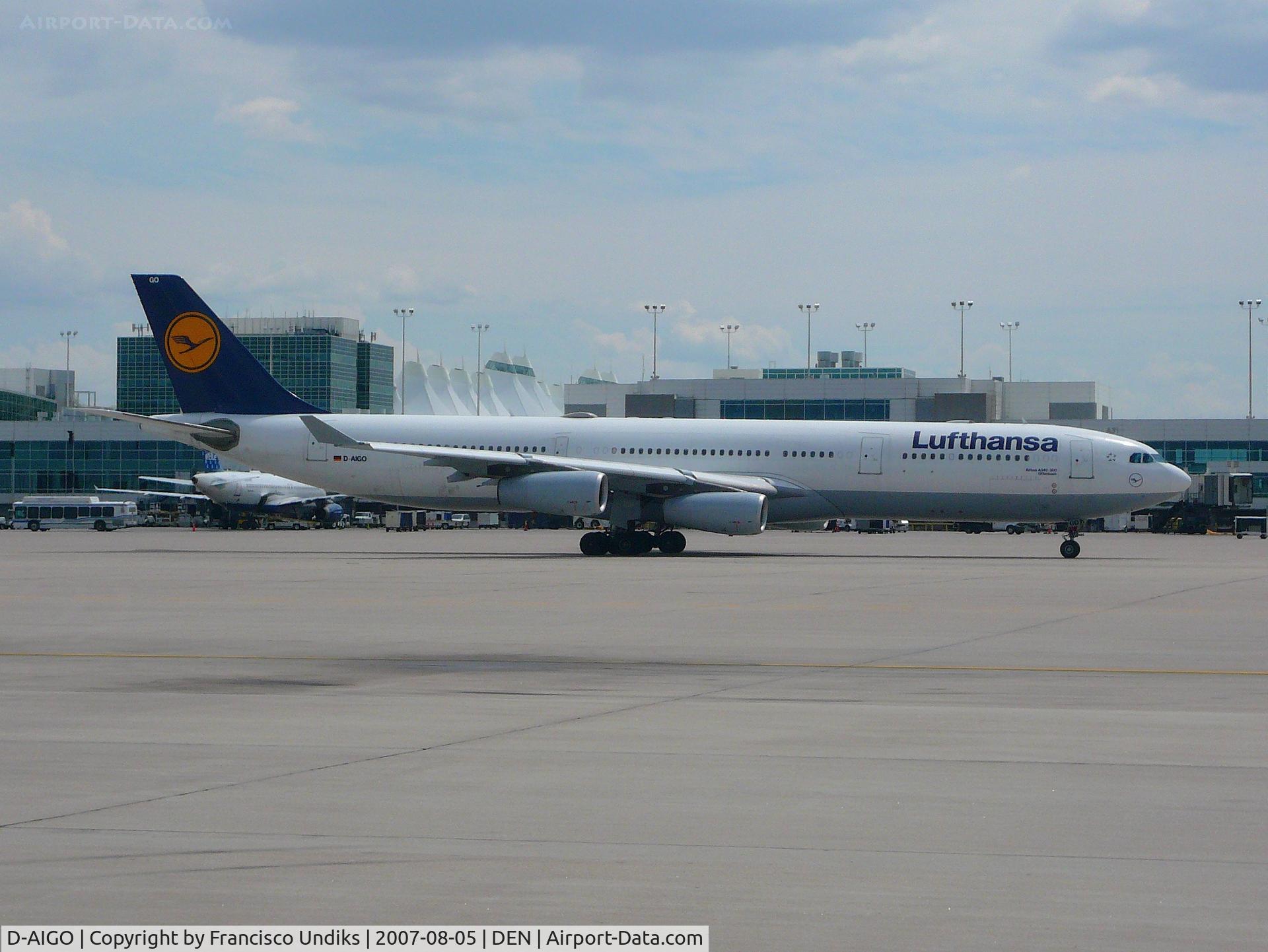 D-AIGO, 1998 Airbus A340-313X C/N 233, Lufthansa A340 departing to MUC.