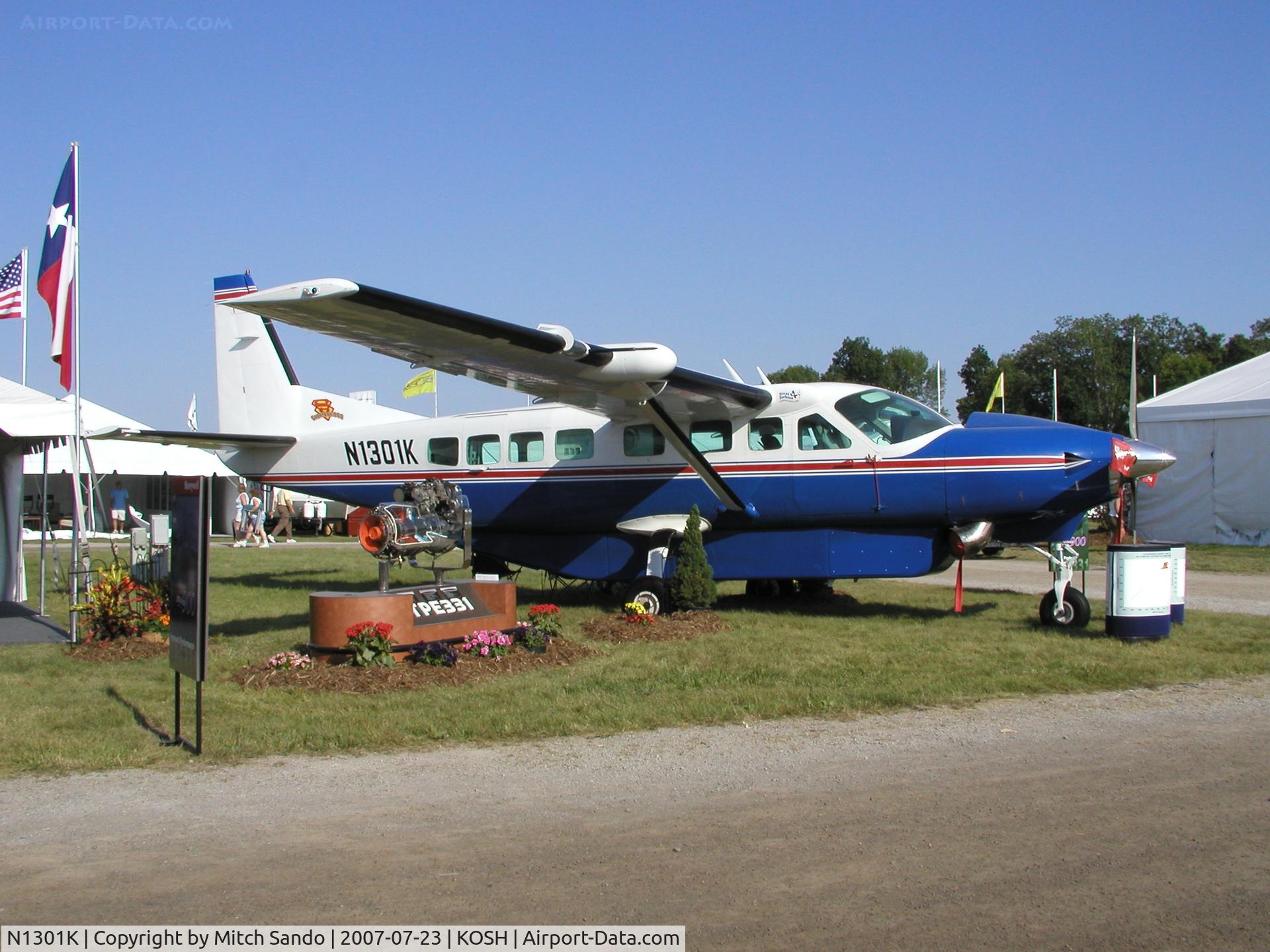 N1301K, 1995 Cessna 208B C/N 208B0488, EAA AirVenture 2007.
