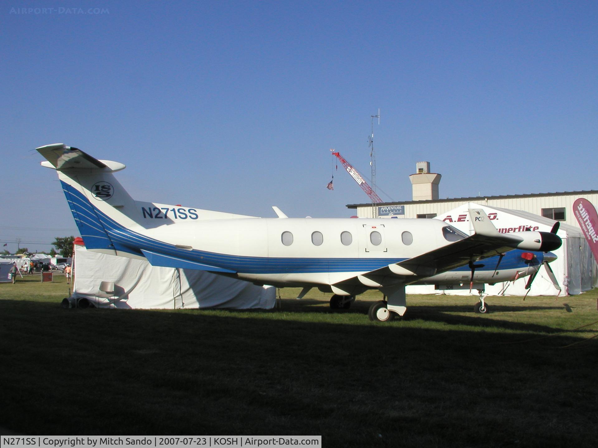 N271SS, 2000 Pilatus PC-12/45 C/N 306, EAA AirVenture 2007.