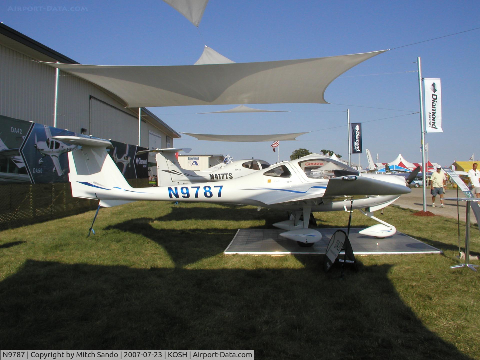 N9787, 2007 Diamond DA-20C-1 Eclipse C/N C0437, EAA AirVenture 2007.