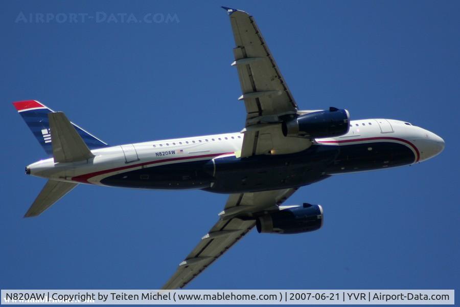 N820AW, 2000 Airbus A319-132 C/N 1397, N820AW wearing the new US Airways colors taking off from runway 26L