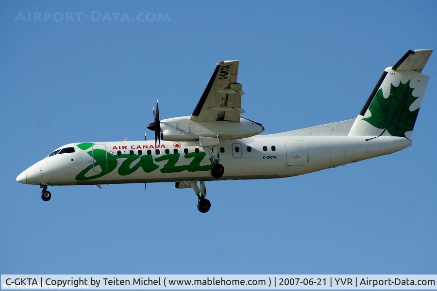 C-GKTA, 1989 De Havilland Canada DHC-8-301 Dash 8 C/N 124, C-GKTA from Air Canada Jazz landing on 26R
