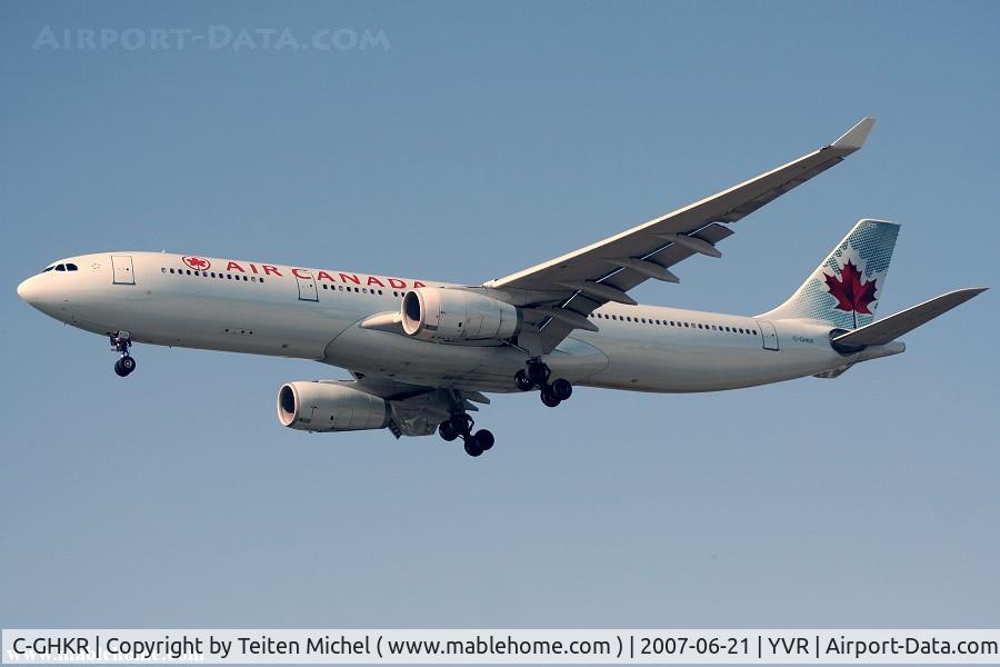 C-GHKR, 2001 Airbus A330-343 C/N 0400, C-GHKR from Air Canada landing on 26R