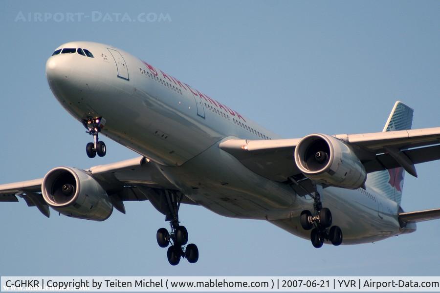 C-GHKR, 2001 Airbus A330-343 C/N 0400, C-GHKR from Air Canada landing on 26R