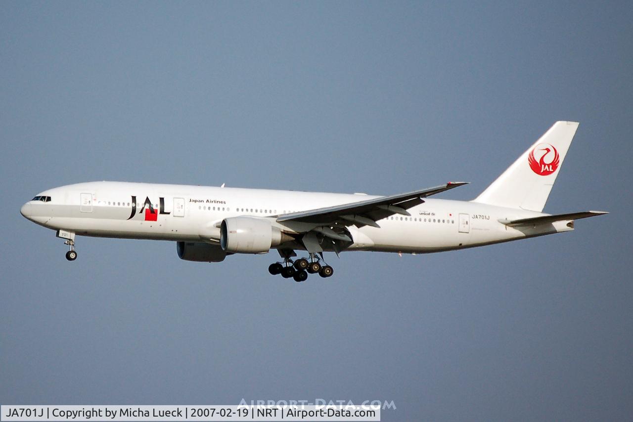 JA701J, 2002 Boeing 777-246/ER C/N 32889, On finals at Narita