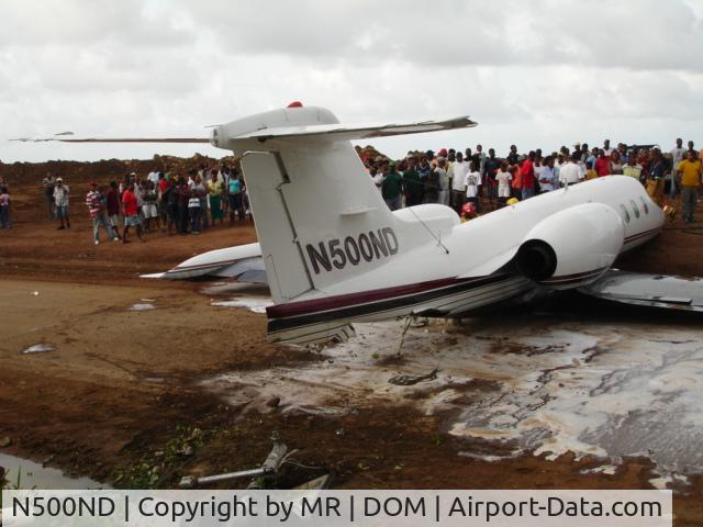 N500ND, Gates Learjet Corp. 35A C/N 351, @ end of runway in Melville Hall Dominica