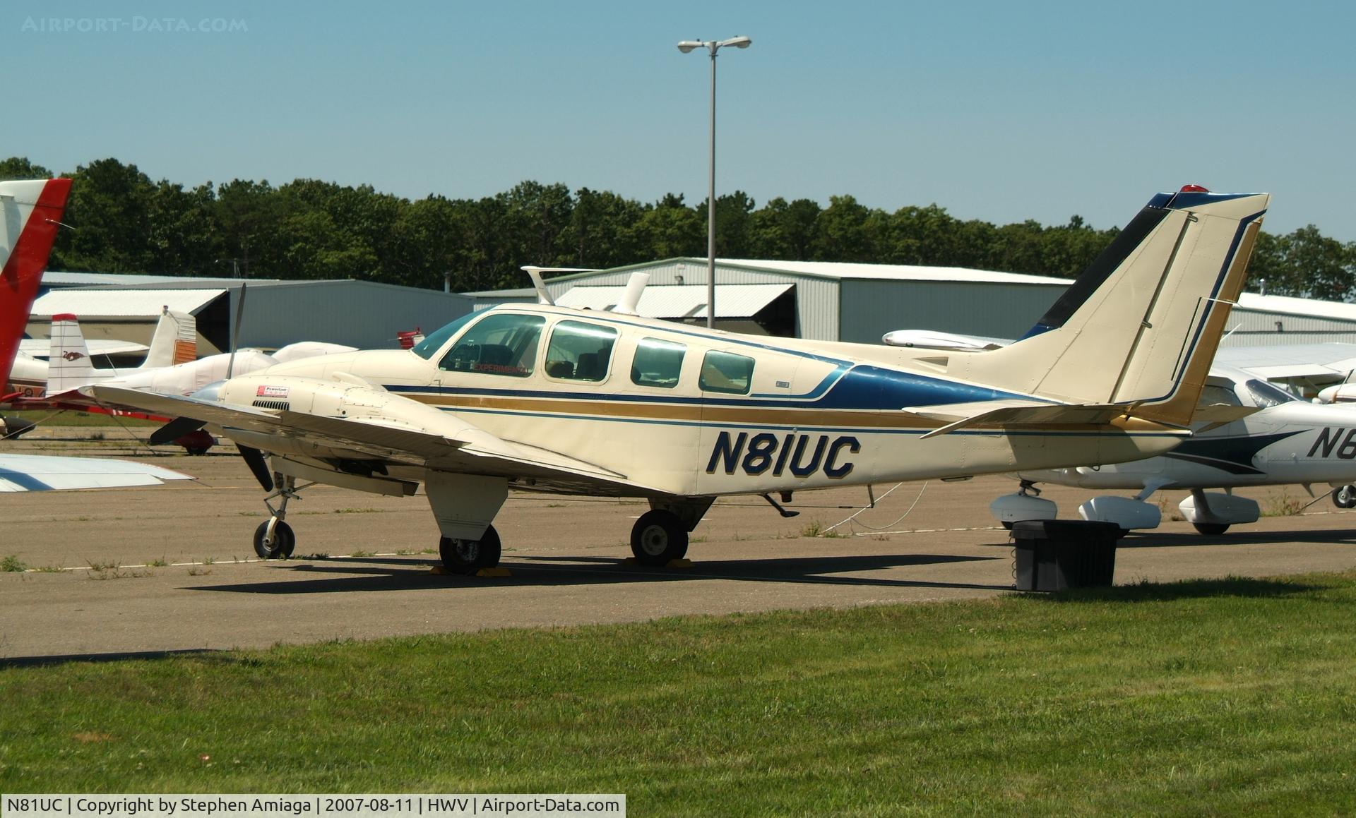 N81UC, 1971 Beech 58 Baron C/N TH-142, On the ramp at Brookhaven...