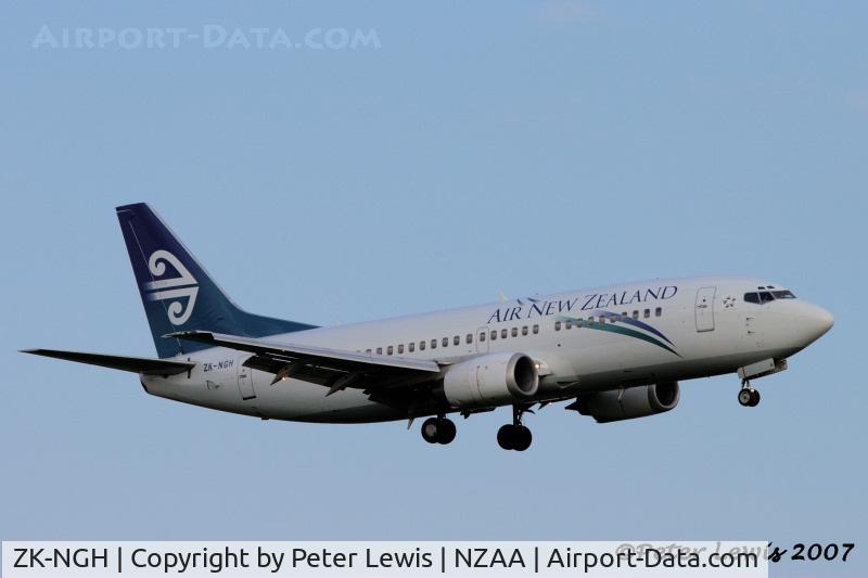 ZK-NGH, 1999 Boeing 737-319 C/N 25607, Air New Zealand local