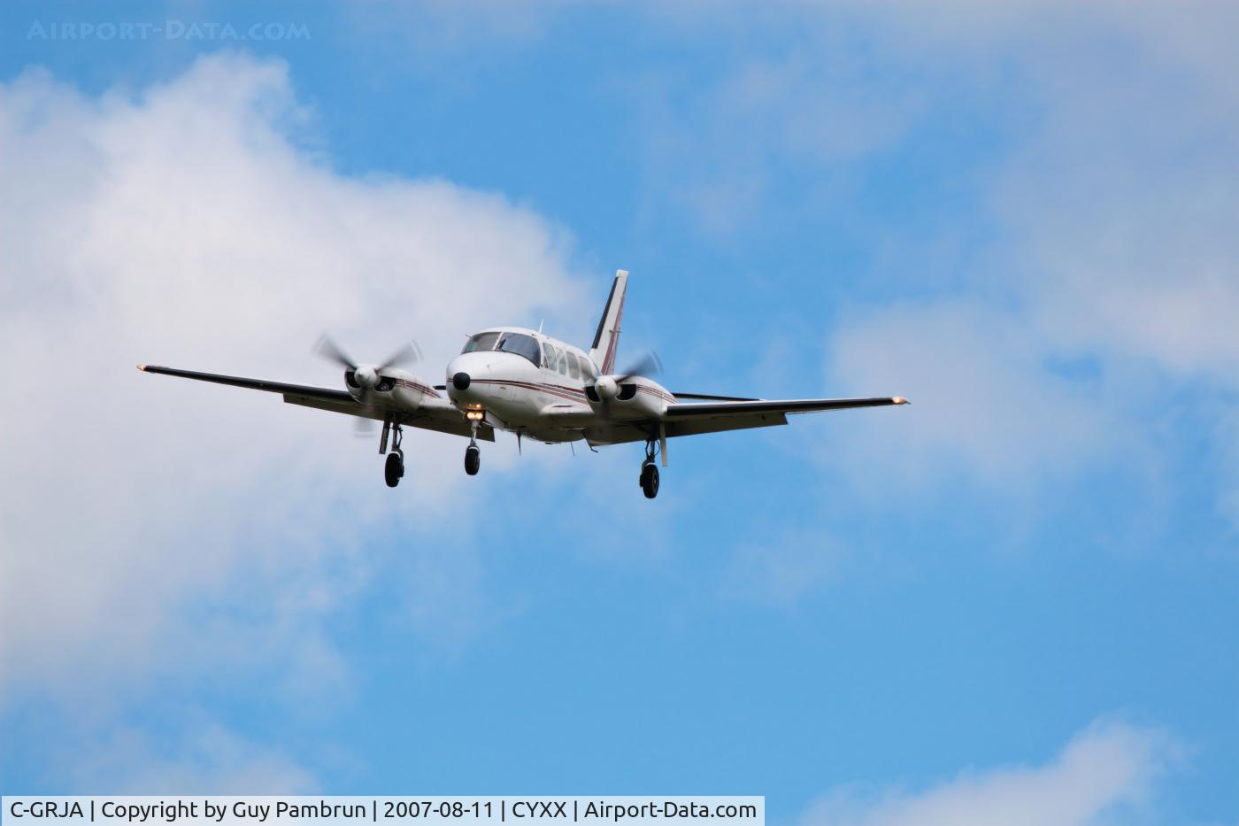 C-GRJA, 1979 Piper PA-31-350 Chieftain C/N 31-7952154, On final