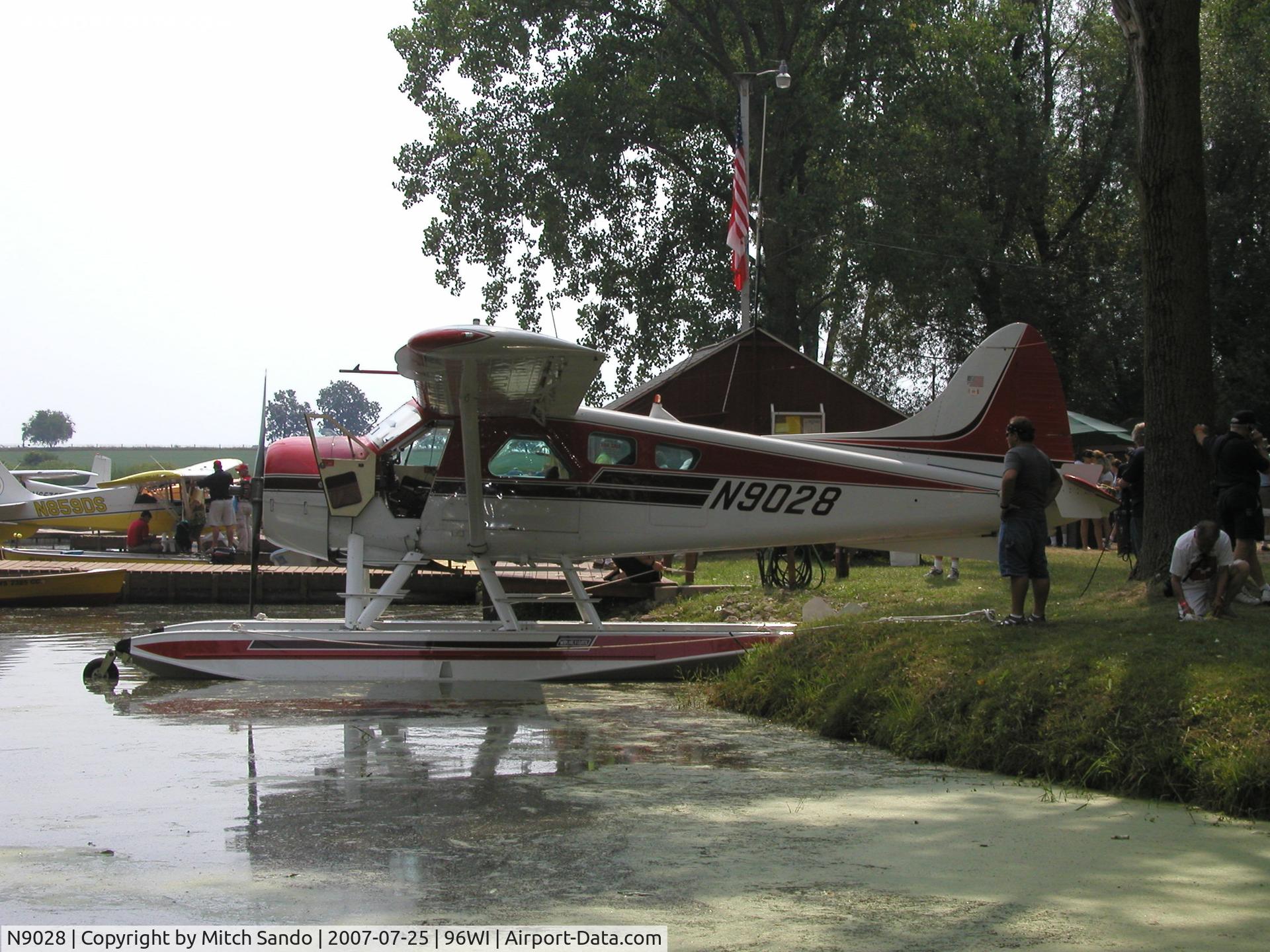 N9028, Cessna T206H Turbo Stationair C/N T20609028, EAA AirVenture 2007.