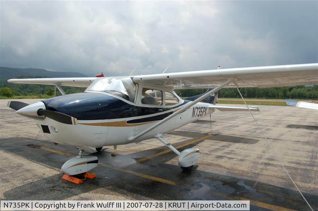 N735PK, 1977 Cessna 182Q Skylane C/N 18265576, Nice paint job, caught my eye on the tie down area.