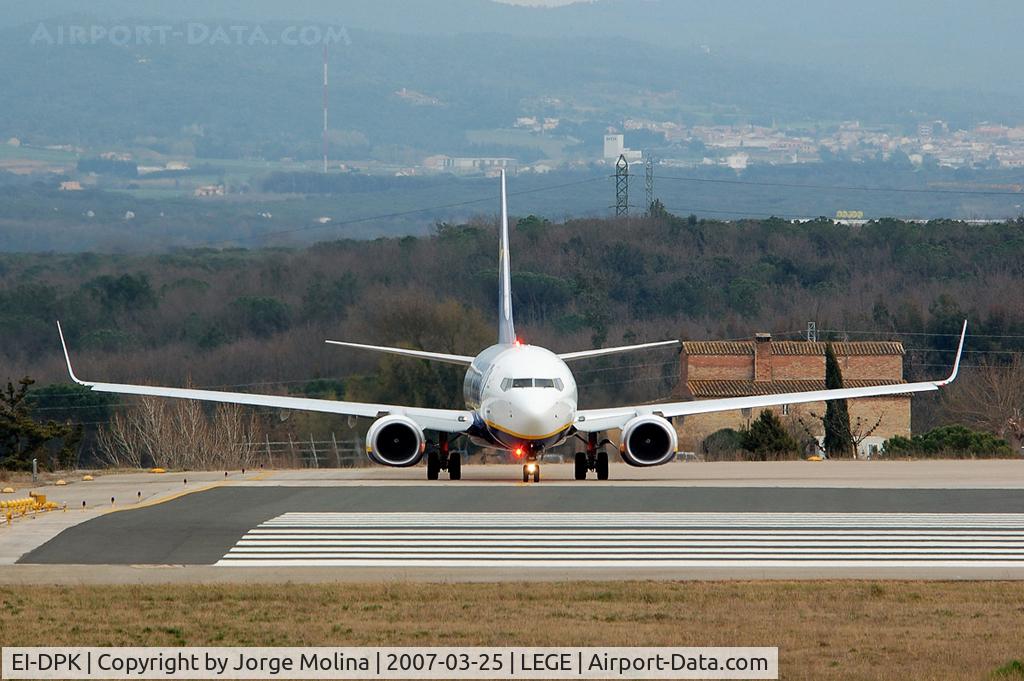 EI-DPK, 2007 Boeing 737-8AS C/N 33610, In the point of wait of the RWY 20 awaiting the order of to enter and to take off.