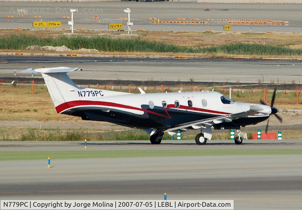 N779PC, 2007 Pilatus PC-12/47 C/N 779, Taxi to RWY 07R for the take off.