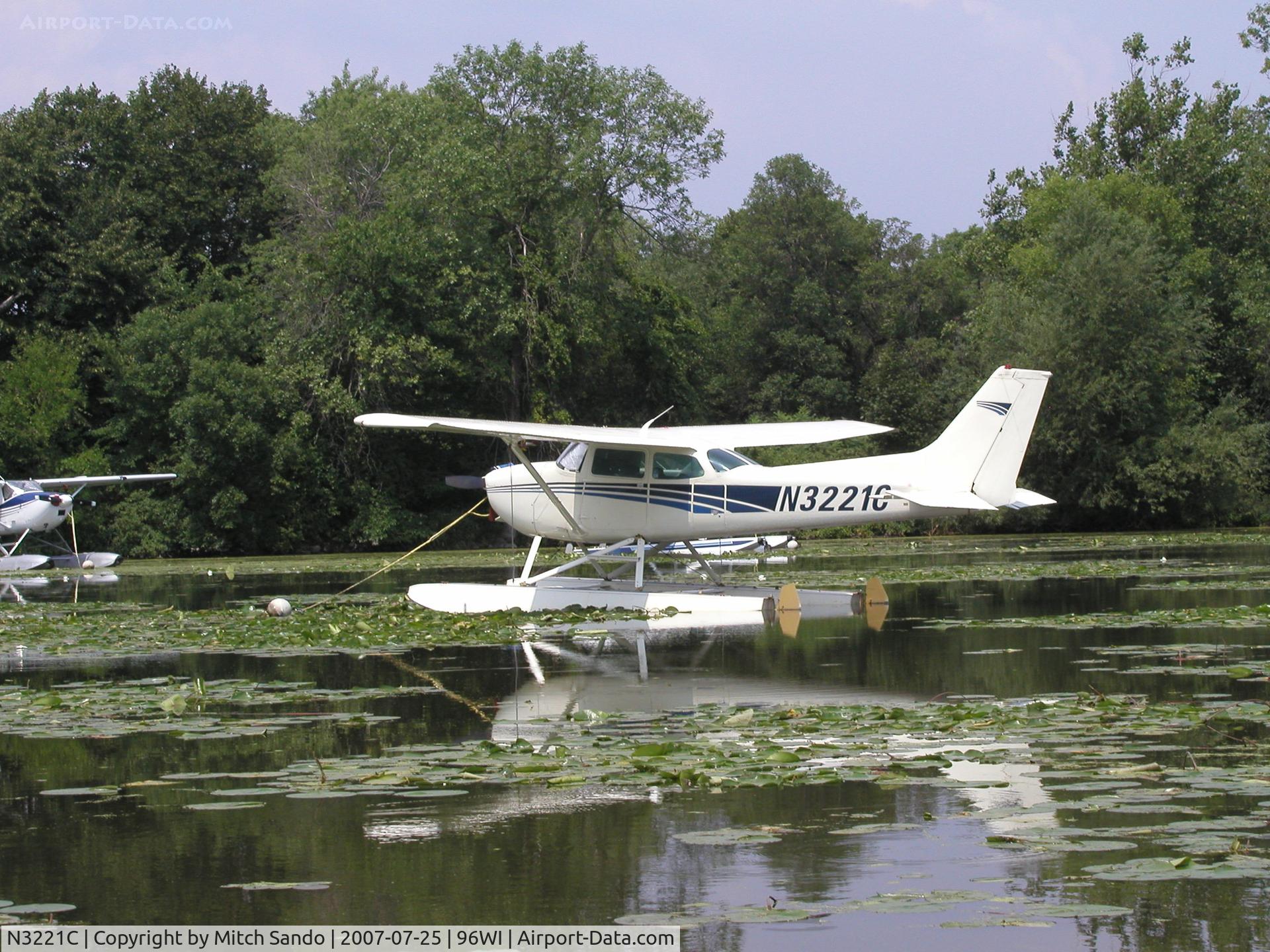 N3221C, 1978 Cessna 172N C/N 17270718, EAA AirVenture 2007.