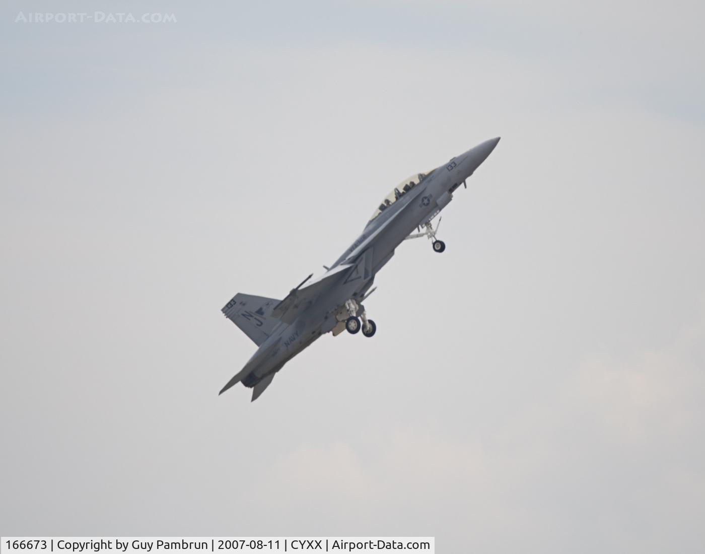 166673, Boeing F/A-18F Super Hornet C/N F151, Slow dirty fly-by