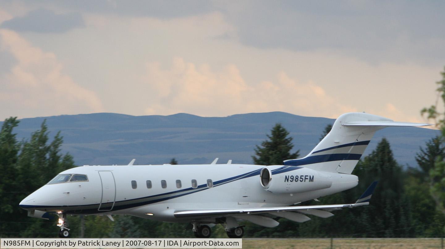 N985FM, 2006 Bombardier Challenger 300 (BD-100-1A10) C/N 20113, Takeoff roll - Background in HS Soccer Match