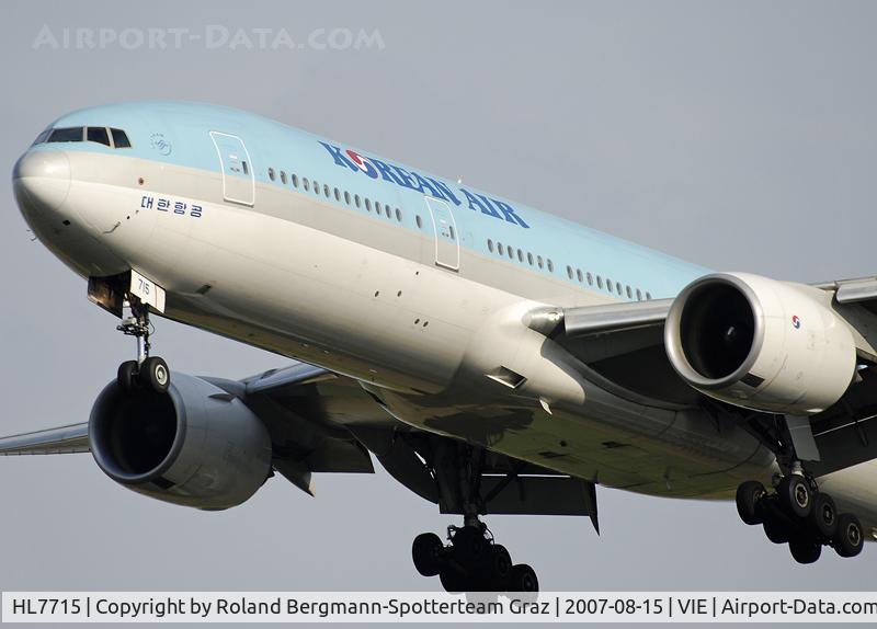 HL7715, 2002 Boeing 777-2B5/ER C/N 28372, B 777-2b5