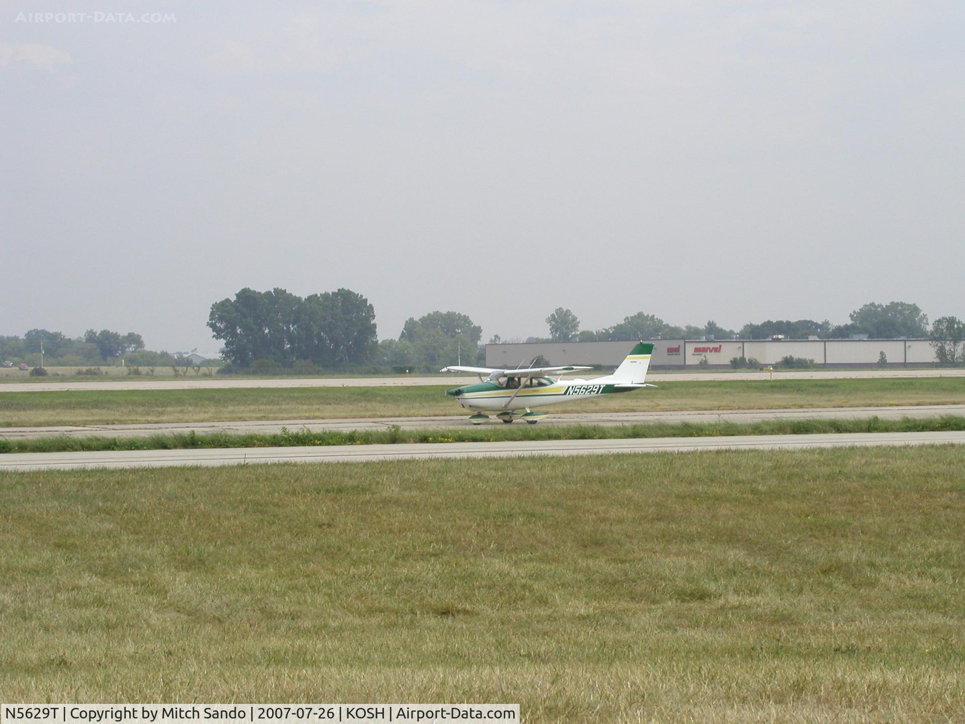 N5629T, 1964 Cessna 172E C/N 17251529, EAA AirVenture 2007.