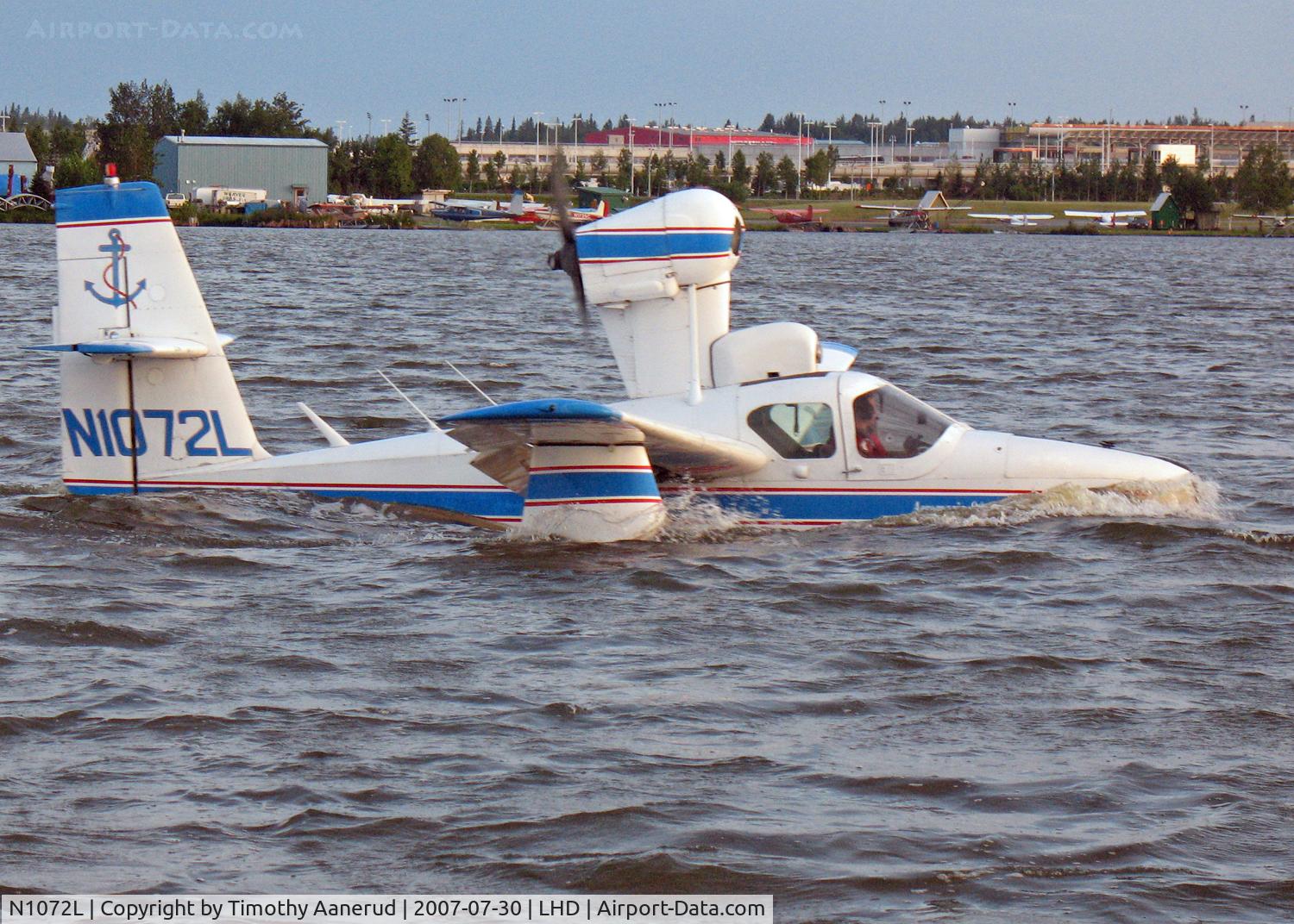 N1072L, 1975 Lake LA-4-200 Buccaneer C/N 665, Taxiing for take-off
