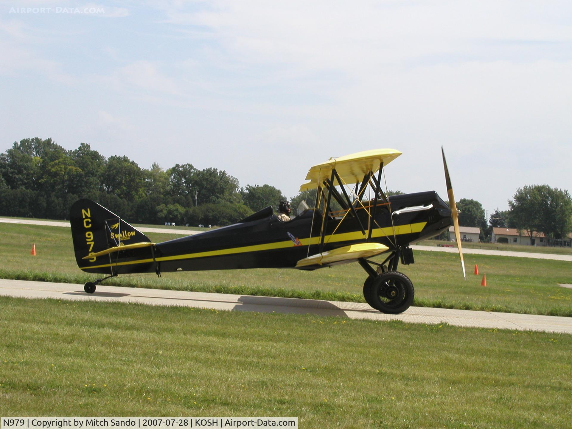 N979, 1927 Swallow Airplane Manufacturing Co J5 Swallow C/N 842, EAA AirVenture 2007.