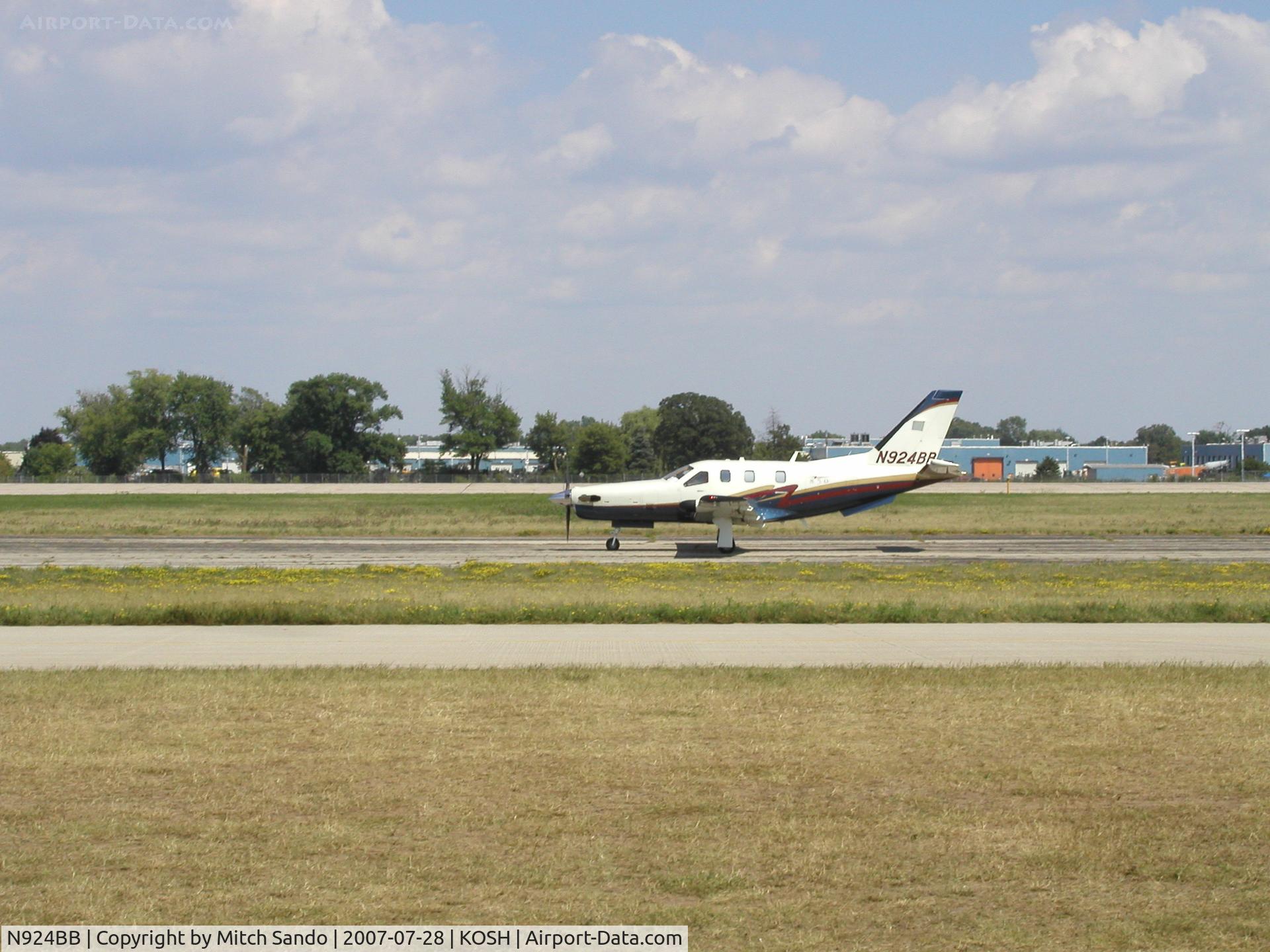 N924BB, 2007 Socata TBM-700 C/N 405, EAA AirVenture 2007.