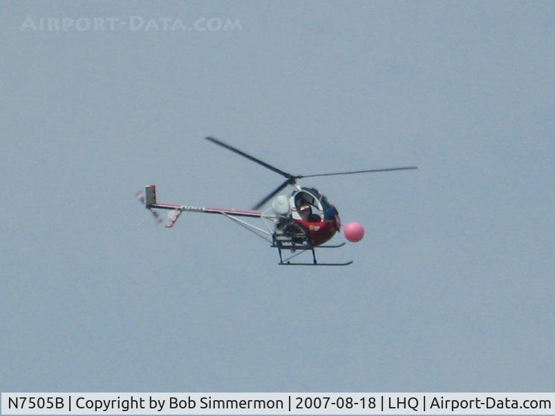 N7505B, 1985 Schweizer 300C (269C) C/N S1205, Yes, that's a balloon.  Otto the helicopter at Wings of Victory Airshow - Lancaster, OH