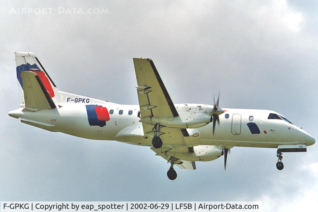 F-GPKG, 1990 Saab 340B C/N 340B-185, on final runway 34