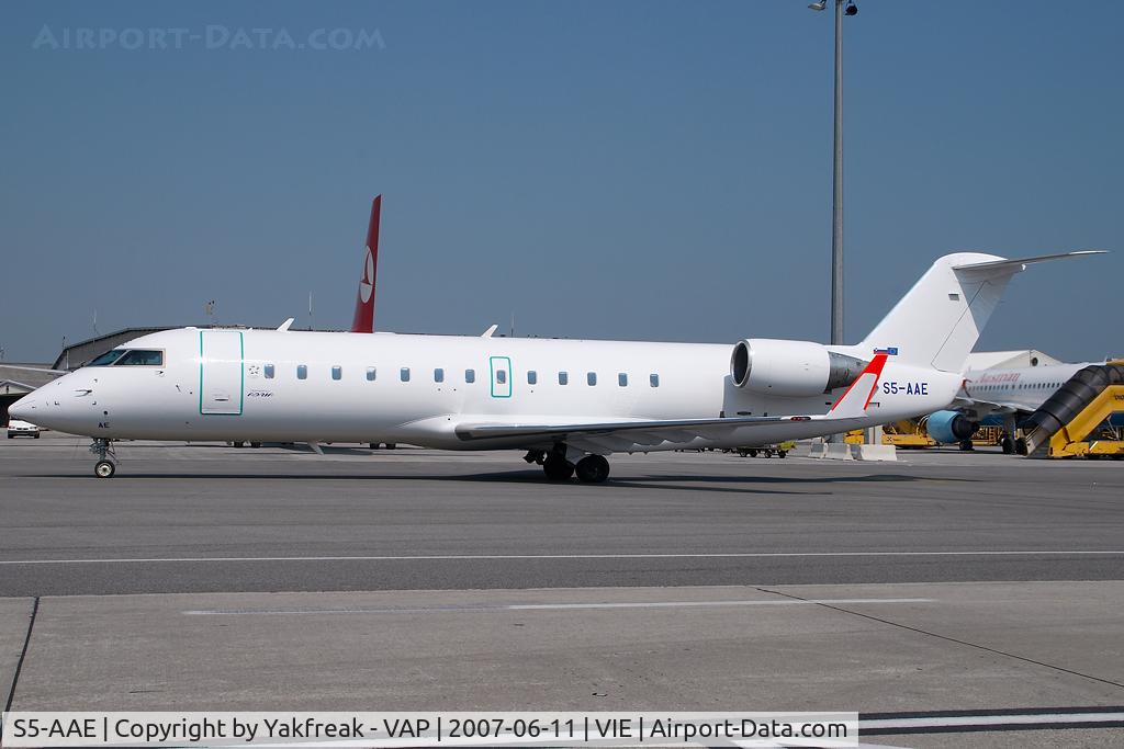 S5-AAE, 1998 Canadair CRJ-200LR (CL-600-2B19) C/N 7170, Adria Airways Regionaljet
