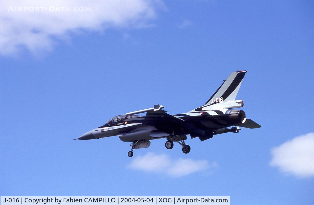 J-016, General Dynamics F-16AM Fighting Falcon C/N 6D-172, F-16MLU 6D-172