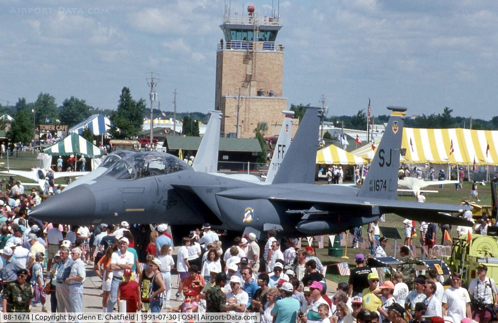 88-1674, 1988 McDonnell Douglas F-15E Strike Eagle C/N 1083/E058, F-15E at the EAA Fly In