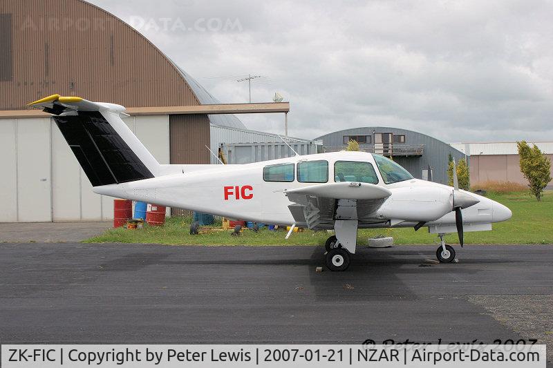 ZK-FIC, Beech 76 Duchess C/N ME-151, twin-rating trainer