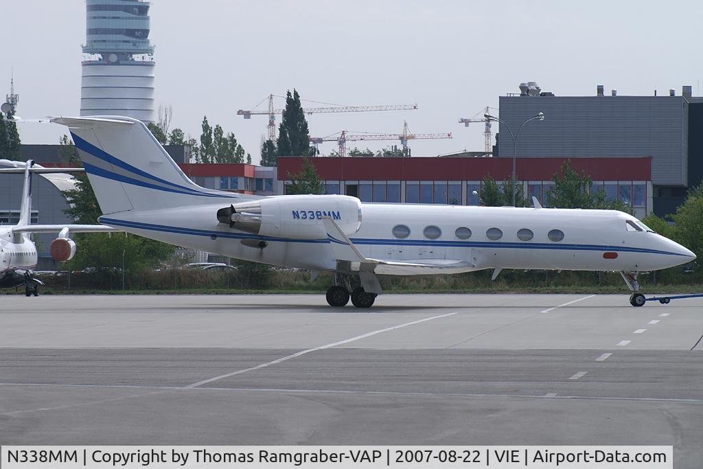 N338MM, 1988 Gulfstream Aerospace G-IV C/N 1076, Wells Fargo Bank Gulfstream 4