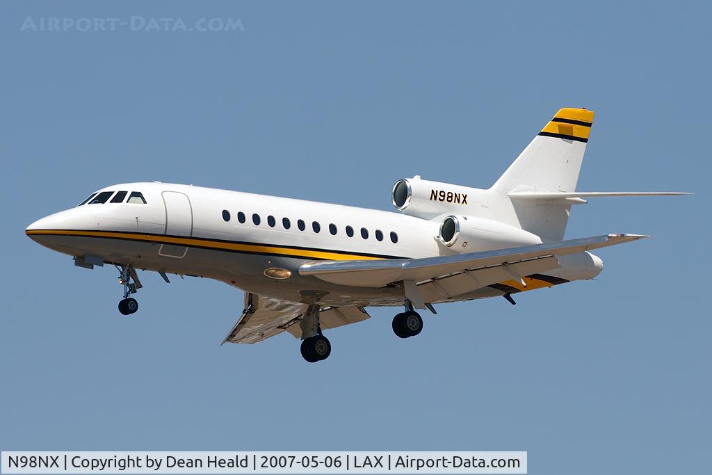 N98NX, 1993 Dassault Falcon 900B C/N 128, Falcon Administration LLC N98NX from Washington Dulles Int'l (KIAD) on short-final to RWY 25L.