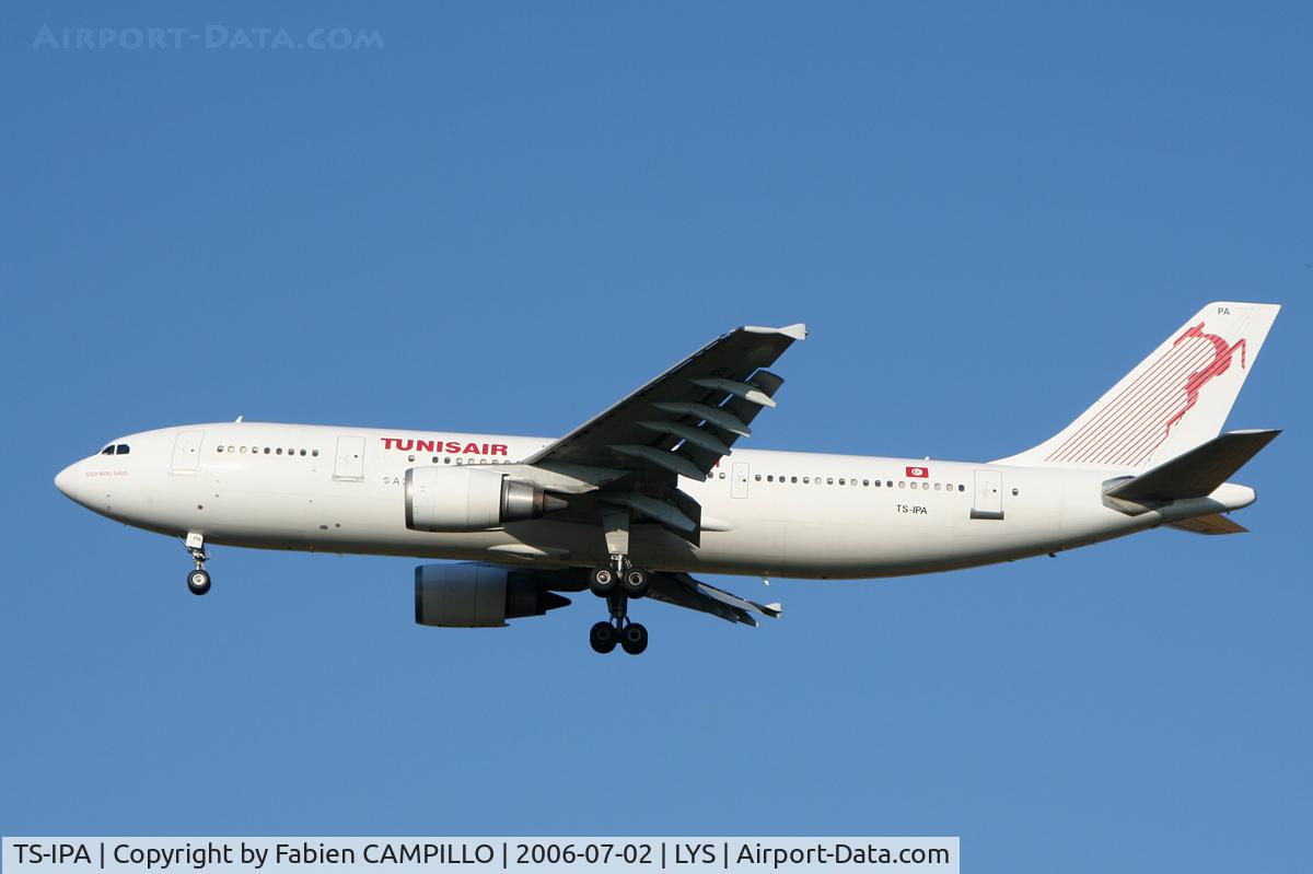 TS-IPA, 1990 Airbus A300B4-605R C/N 558, Tunisair