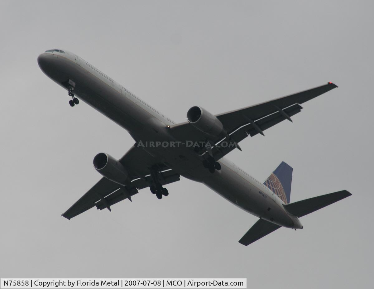 N75858, 2004 Boeing 757-324 C/N 32817, Continental