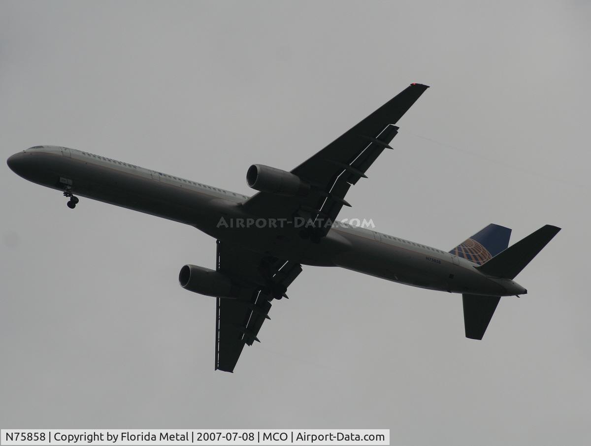 N75858, 2004 Boeing 757-324 C/N 32817, Continental