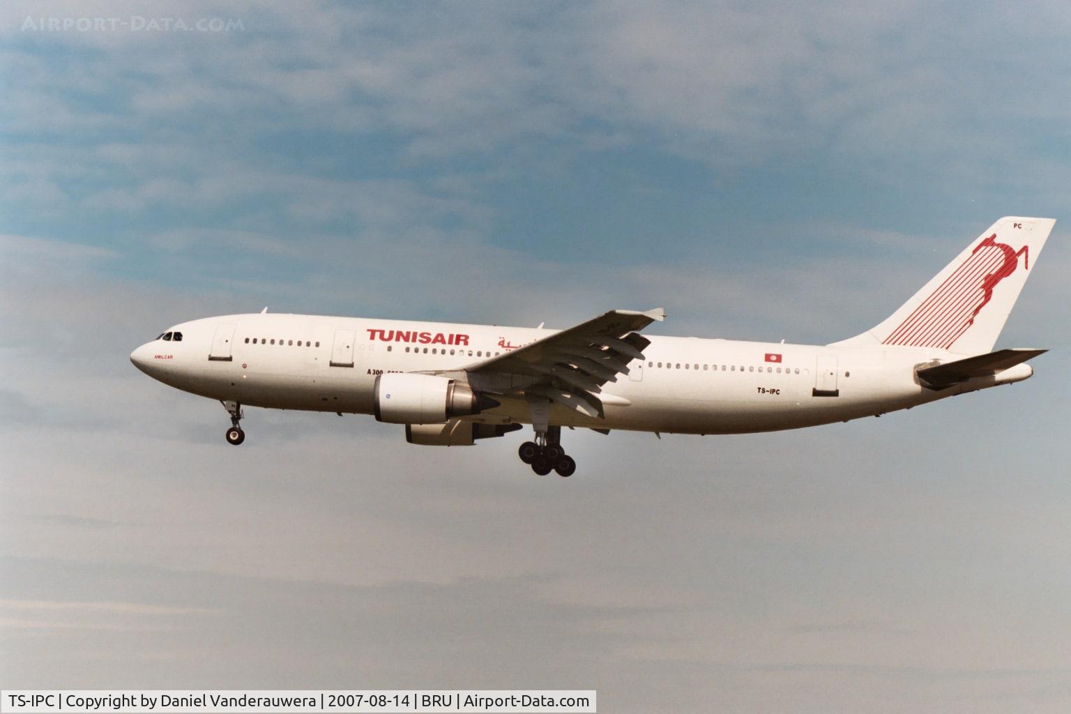 TS-IPC, 1988 Airbus A300B4-605R C/N 505, flight TU788 is descending to rwy 25L