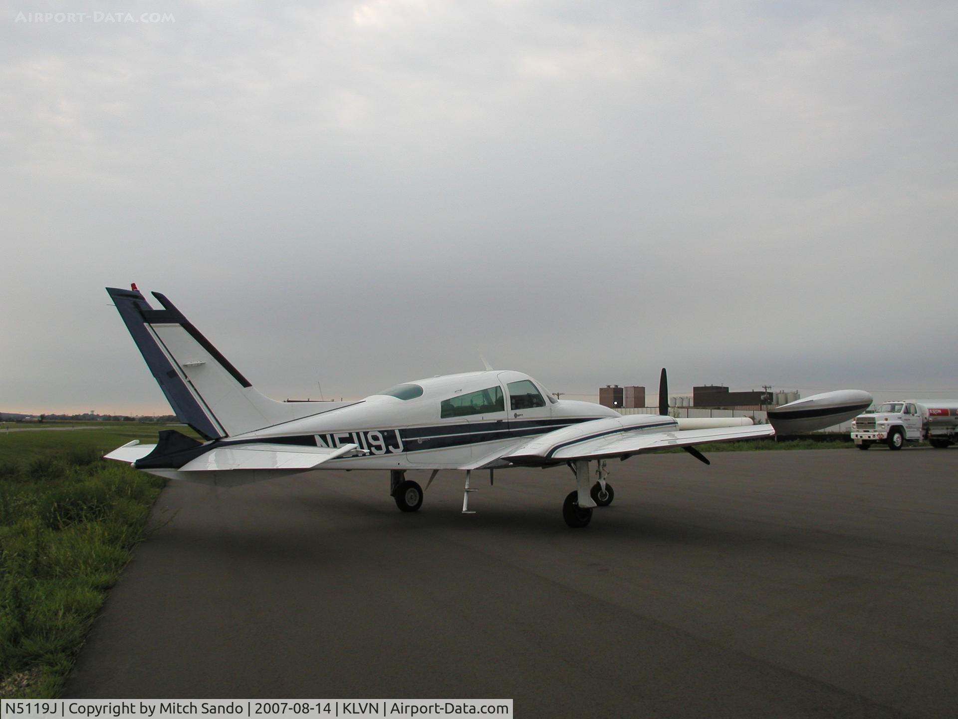 N5119J, 1977 Cessna 310R C/N 310R0996, Parked on the ramp at Airlake after a flight from the Quad Cities (MLI).