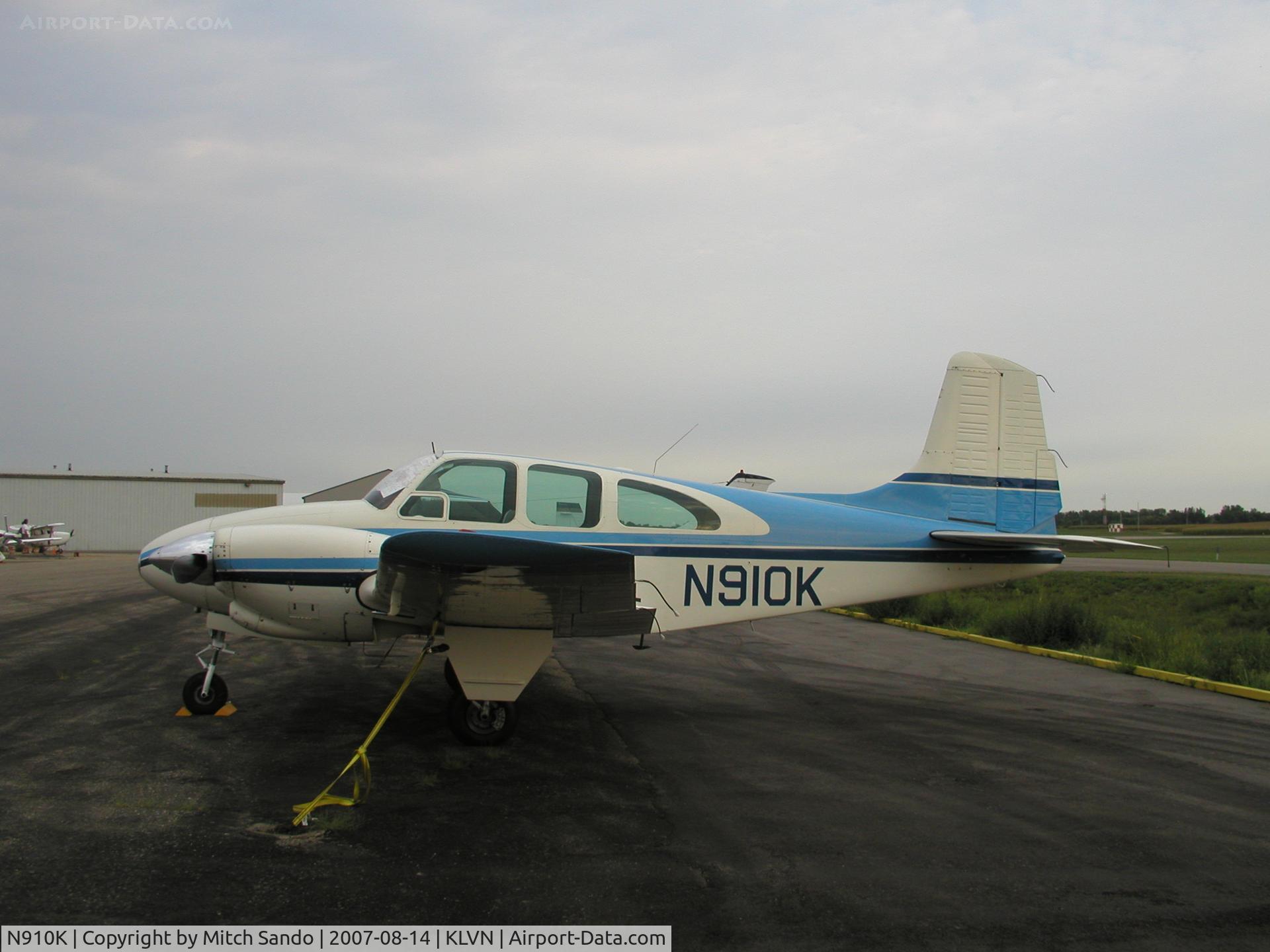N910K, 1962 Beech B95A Travel Air C/N TD-499, Parked on the ramp at Airlake.