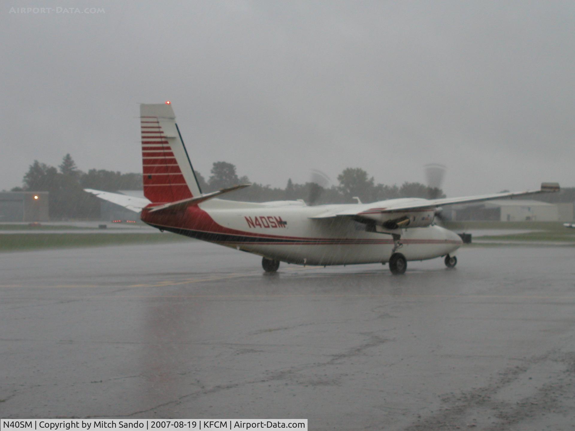 N40SM, 1979 Rockwell International 690B C/N 11559, Starting up the jet's at Executive before departing to Gary, IN (GYY).