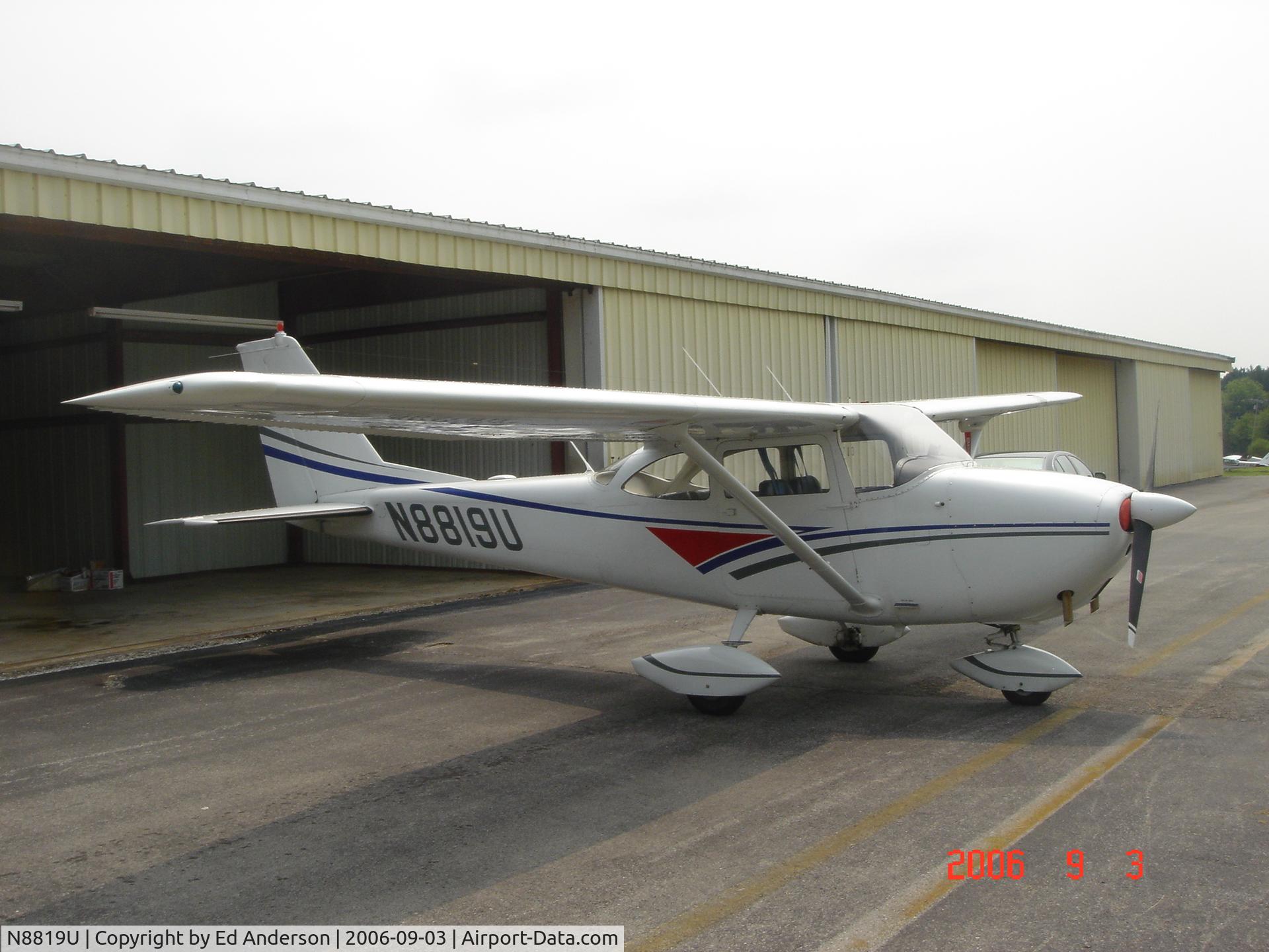 N8819U, 1965 Cessna 172F C/N 17252726, hangered at Collegedale, TN