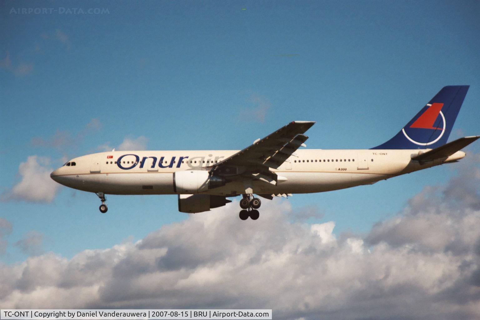 TC-ONT, 1981 Airbus A300B4-203 C/N 138, arrival of flight OHY2383 to rwy 25L