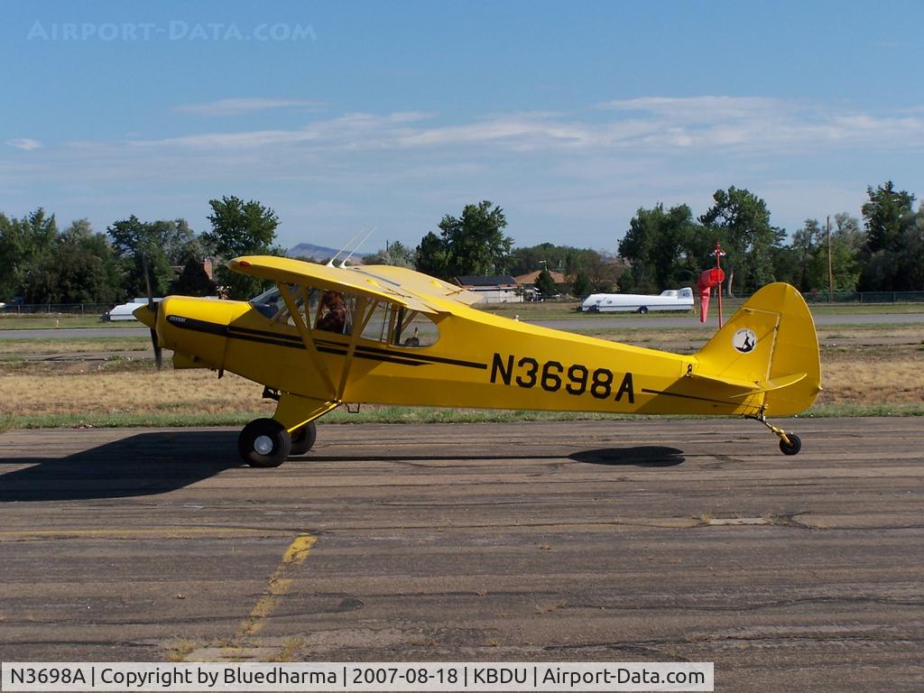 N3698A, 1953 Piper PA-18-135 Super Cub C/N 18-3047, Taxi in